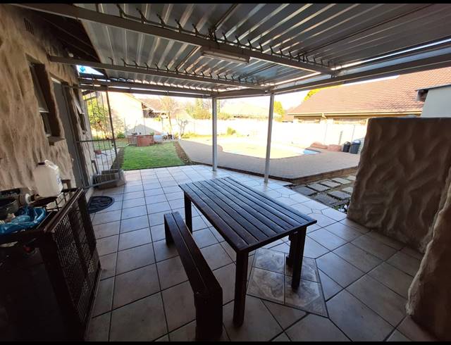 11 BEDROOM HOUSE FOR SALE IN VANDERBIJLPARK SE 7